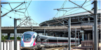“復(fù)興號”高鐵給中國新能源汽車<font color=