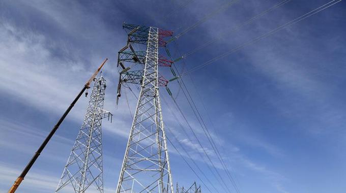 山西晉北--江蘇南京±800千伏特高壓直流輸電線路工程（冀1標(biāo)段）組塔施工有序進行