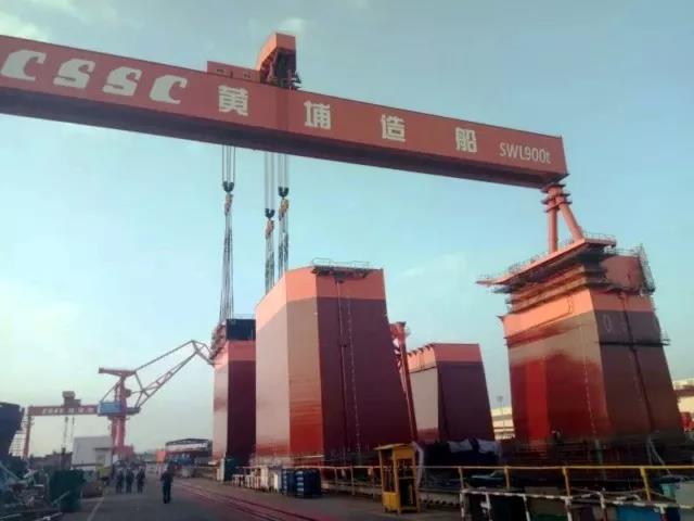 可抗16級臺風(fēng)、服務(wù)10MW海上風(fēng)機(jī)！全球首制深潛坐底多功能風(fēng)電工程船交付