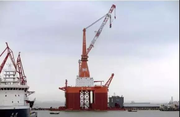 可抗16級臺風(fēng)、服務(wù)10MW海上風(fēng)機(jī)！全球首制深潛坐底多功能風(fēng)電工程船交付