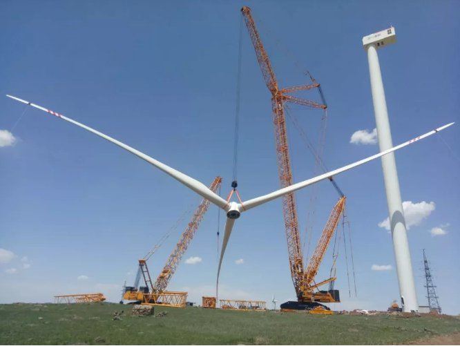陸上風(fēng)電重器：三一重能第一臺(tái)3.4MW風(fēng)電機(jī)組順利完成吊裝！