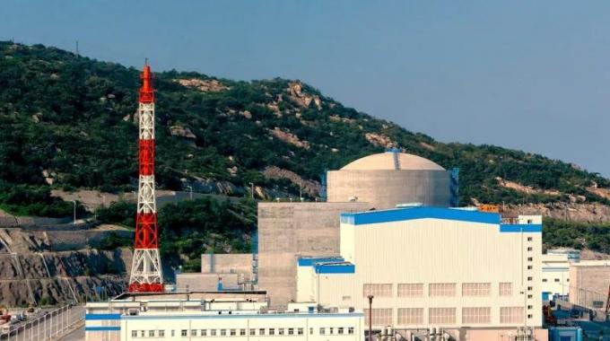 2018年9月2日11時59分，在換料機控制室操作員的遠程控制下，田灣核電4號機組第163組燃料組件緩緩裝入堆芯，標志著4號機組首次裝料作業(yè)完成，為按計劃開展4號機組后續(xù)調試和投產任務奠定了基礎。