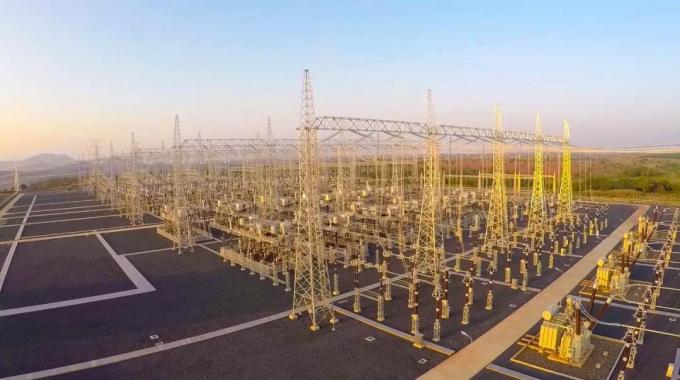 東部非洲輸電線路最長(zhǎng)、電壓等級(jí)最高、輸送容量最大的輸變電工程★ 埃塞俄比亞復(fù)興大壩水電送出500千伏輸變電工程★ 該工程包括新建2×620千米500千伏同塔雙回線路和總長(zhǎng)98千米的雙回400千伏輸電線路，是東  部非洲輸送距離最長(zhǎng)、電壓等級(jí)最高、輸送容量最大的輸變電工程。