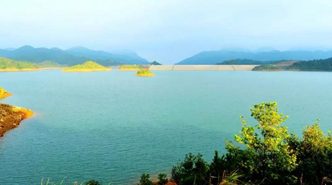 廣東惠州抽水蓄能電站（建成）  惠州抽水蓄能電站位于廣東省惠州市博羅縣，是廣東省內(nèi)興建的第二座大型抽水蓄能電站，是“西電東送”的必要配套工程。