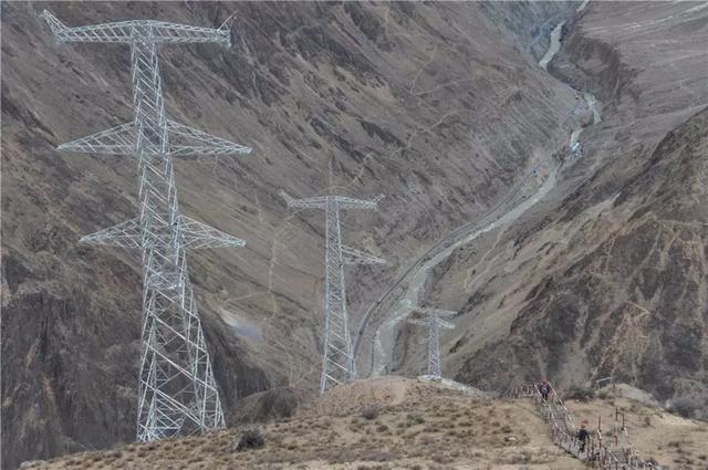 極限挑戰(zhàn)！這條“電力天路”正式投入運營