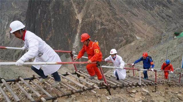 極限挑戰(zhàn)！這條“電力天路”正式投入運營