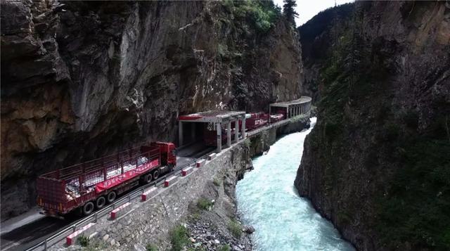 極限挑戰(zhàn)！這條“電力天路”正式投入運營