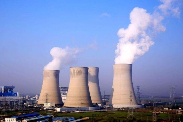 我國的火電廠燃燒一噸的煤礦，能產(chǎn)生多少電量？