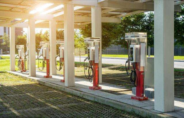 堅持服務為本 推動新能源汽車充電樁建設(shè)取得新成效